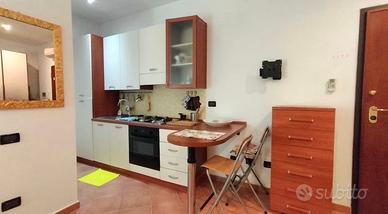 PORTUENSE MONOLOCALE ARREDATO CONDOMiNIO INCLUSO