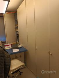 mobili armadio e divano letto 