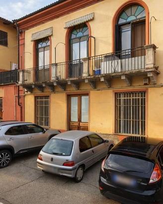 Immobile di 380 m² con 3 locali a Cavaglià