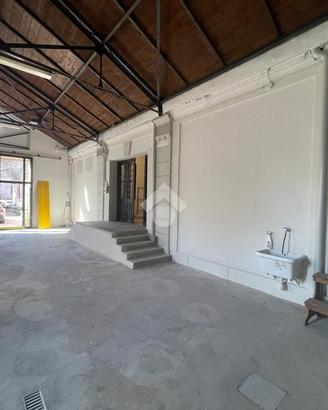 MAGAZZINO A REGGIO NELL'EMILIA