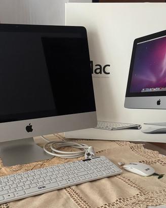 iMac 21,5"Apple Intel Core i3 con mouse e tastiera