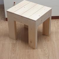 sgabello in legno massello design moderno