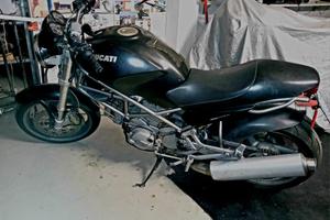 Ducati Monster 600 Dark 2001 - The last DESMO
