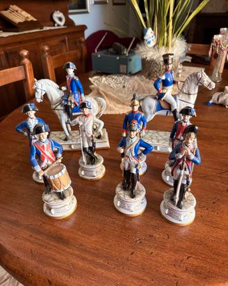 Set di n. 9 statuine in porcellana ESSETRE