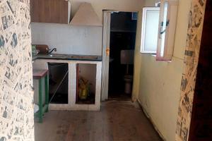 Locale deposito con bagno