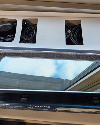 Specchietto retrovisore con Android e telecamere