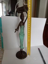 piccolo bronzo corpo di donna 