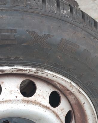  4 gomme nuove con cerchi