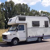 Piccolo Camper Vintage solo 5 metri 5 posti