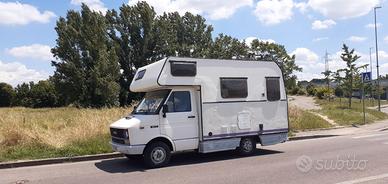 Piccolo Camper Vintage solo 5 metri 5 posti