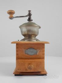 Macinino da caffe' antico
