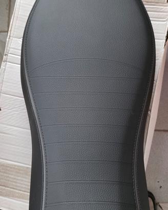 Ducati sella icon Dark