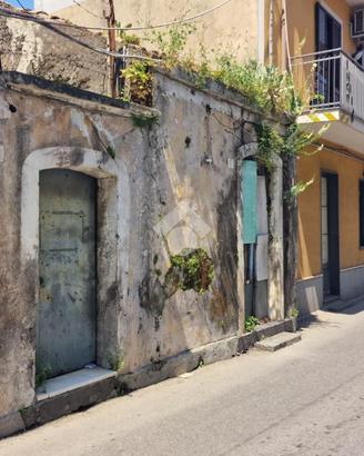 CASA INDIPENDENTE A ACI SANT'ANTONIO