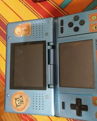 gameboy nintendo DS con Pokemon rosso fuoco 