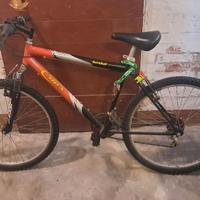 Mountain bike 26 cambio Shimano 18. Ritiro a mano