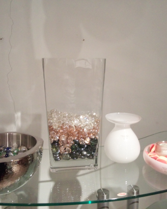 Vari elementi di arredo moderno