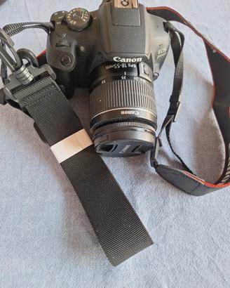 Fotocamera reflex EOS 2000D 