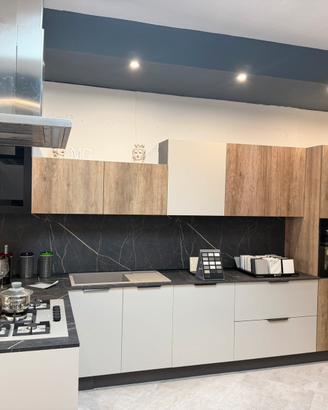 CUCINA CON PENISOLA