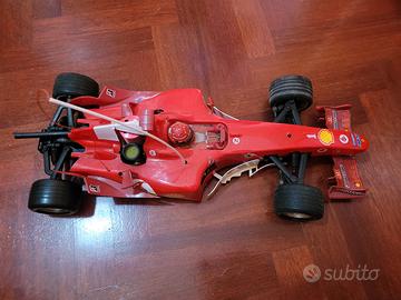 F1 Deagostini 2004 a scoppio (nitro)