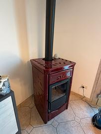 Stufa a legna La Nordica –rivestimento bordeaux