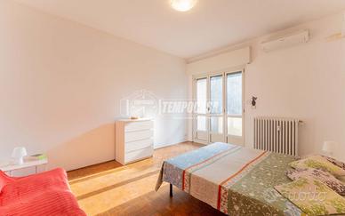 AMPIO 4 LOCALI CON CUCINA ABITABILE