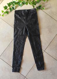 Pantalone in ecopelle nero Stradivarius donna S