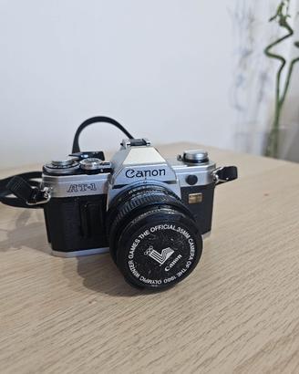 fotocamera analogica Canon  AT-1