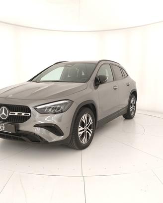 MERCEDES-BENZ GLA 180 d Progressive Advanced Plus