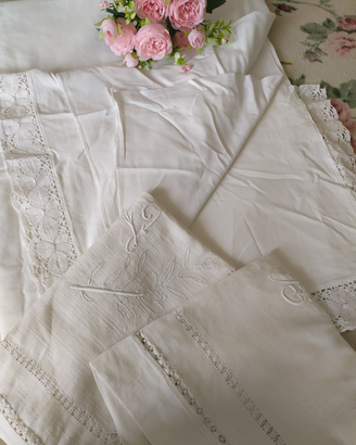 Copricuscini+ lenzuola ricamati VINTAGE /corredo