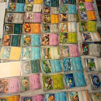 lotto di 70 carte Pokemon miste