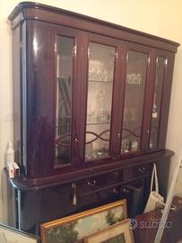 Vetrina e credenza