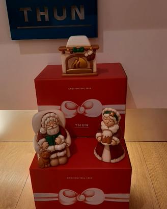 THUN ,SET 3 PEZZI BABBO e MAMMA NATALE con CAMINO