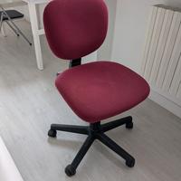 Sedia ufficio o scrivania girevole rossa