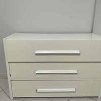 Set Camera da Letto: Cassettiera + 2 Comodini