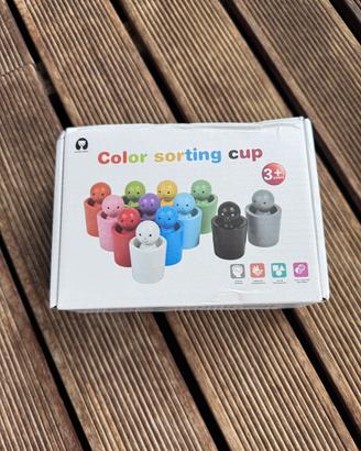 Gioco in legno, color sorting cup montessori