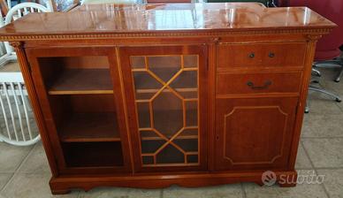 Credenza in stile inglese