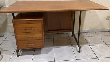 Scrivania anni '50 stile scandinavo