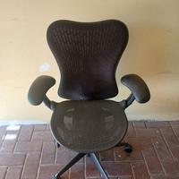 Sedia ergonomica d'ufficio Herman Miller Mirra Ner