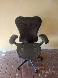 Sedia ergonomica d'ufficio Herman Miller Mirra Ner