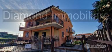 Villetta bifamiliare con giardino a Solicchiata