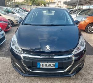 Peugeot 208 PureTech 1.2cc ANNO 2018 UNICOPRò