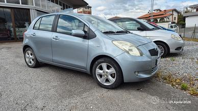 Toyota Yaris 1.3 5 porte Luna