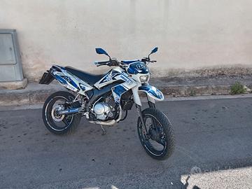 Moto 125  Motard