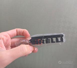 22 portachiavi Pirelli rossi e neri mai usati