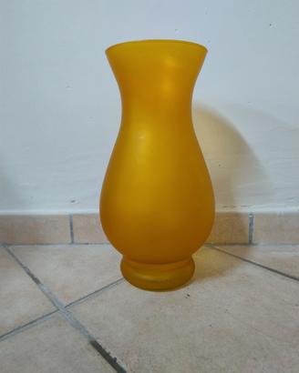 Vaso grande in vetro satinato giallo