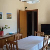 Camera arredata in appartamento comfortevole