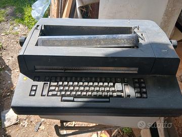 macchna da scrivere elettronica ibm