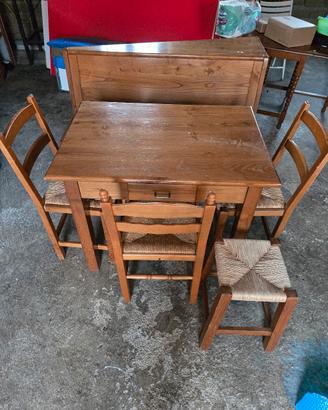 tavolo, sedie, panca e sgabello 