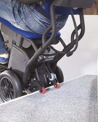 Montascale per persone con disabilità