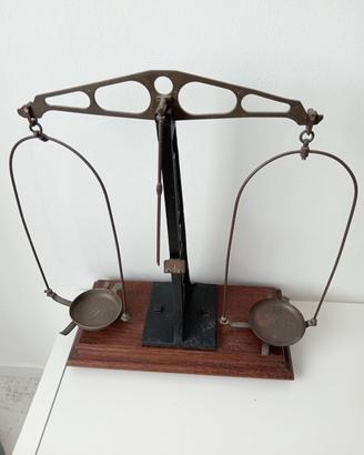 bilancia antiquariato